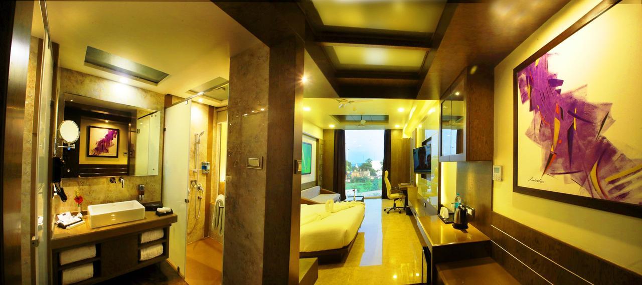 Hotel Vijan Mahal Jabalpur Zewnętrze zdjęcie